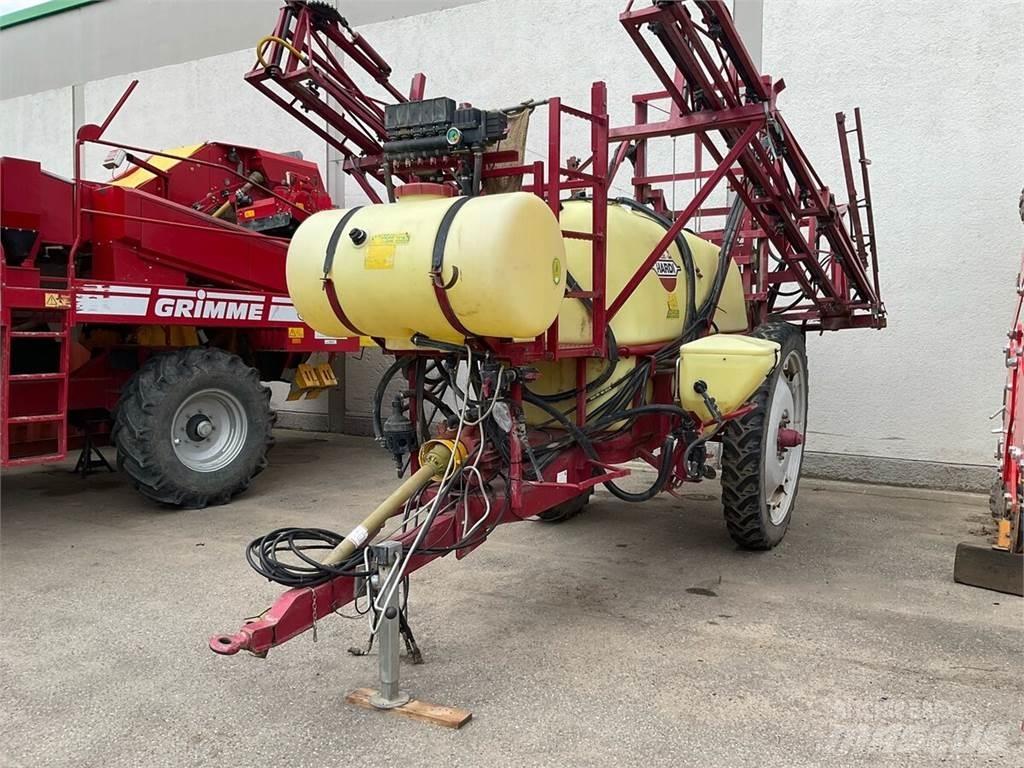 Hardi Commander Причіпні обприскувачі