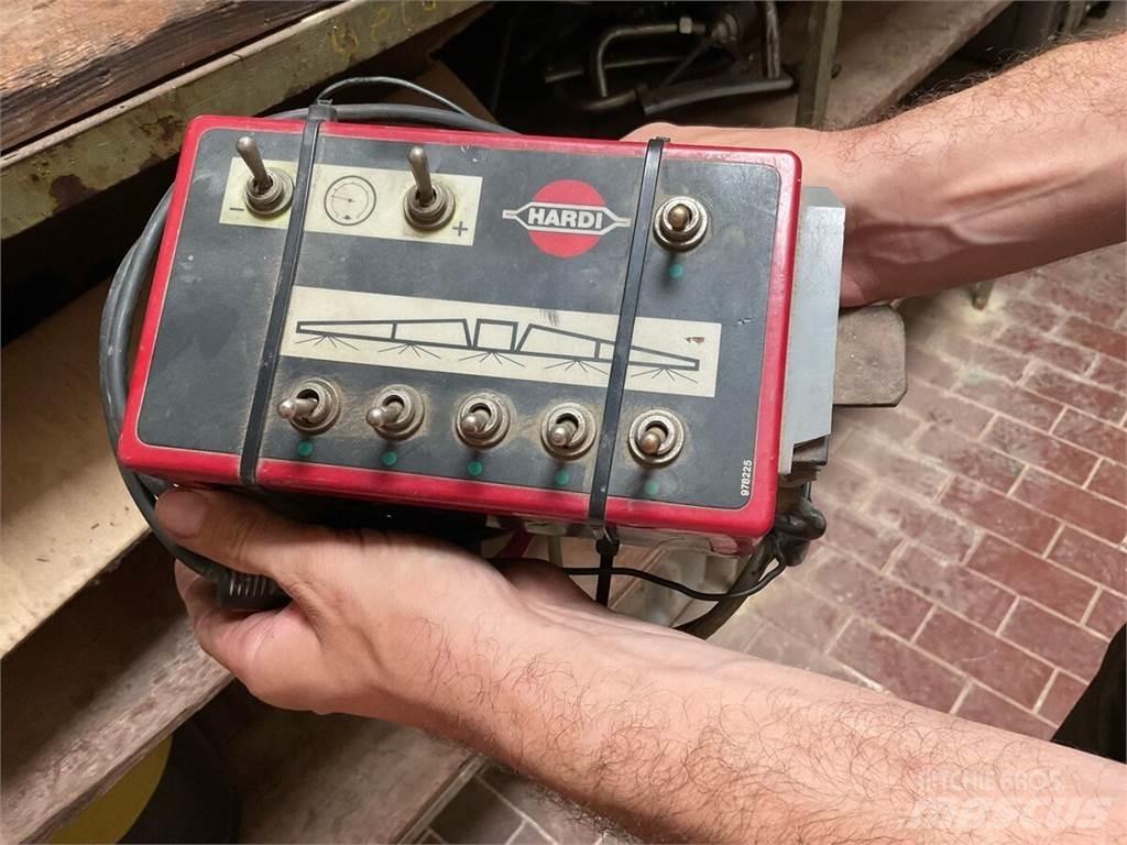 Hardi Commander Причіпні обприскувачі