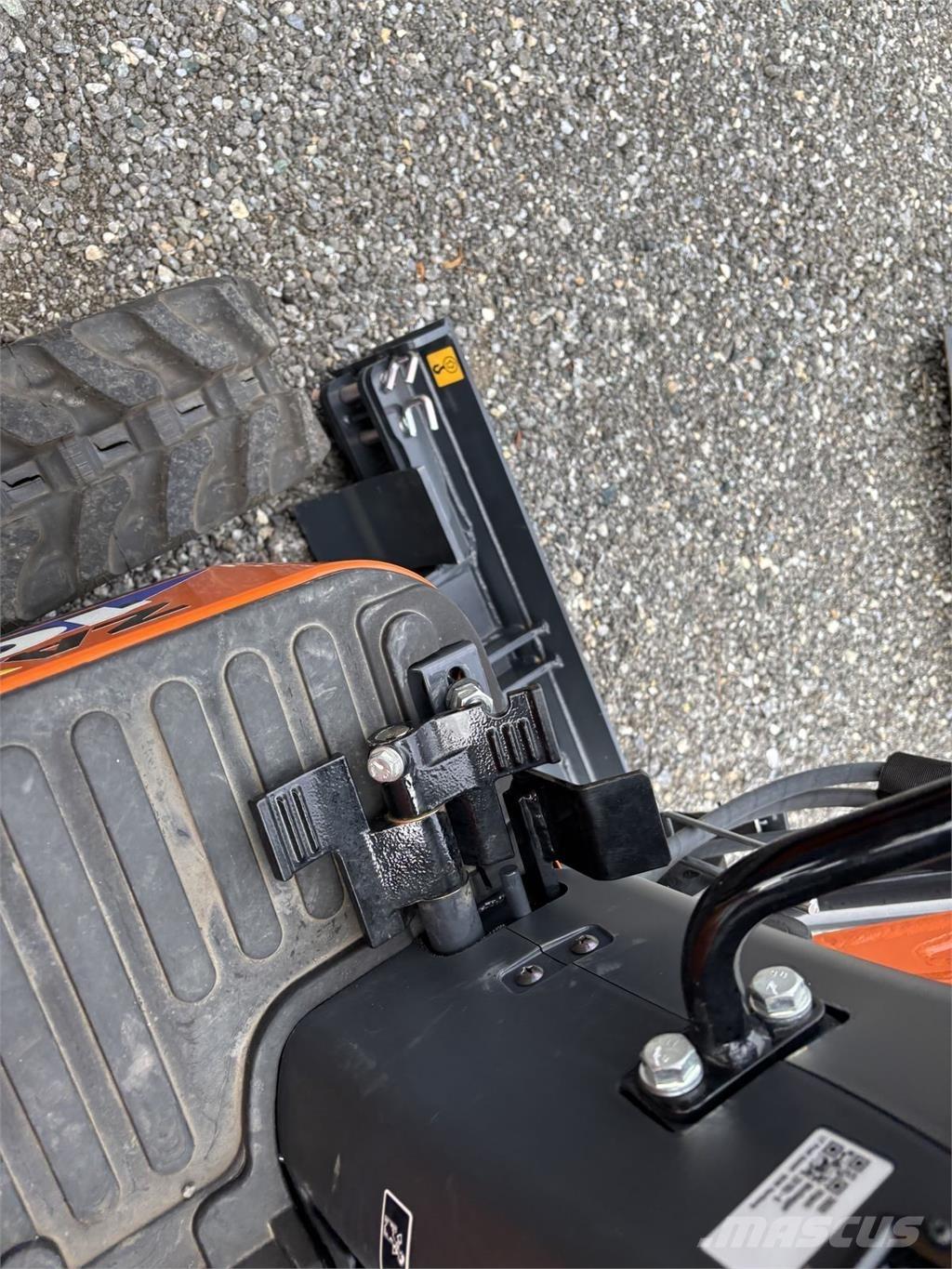 Hitachi ZX10U-6 Міні-екскаватори < 7т