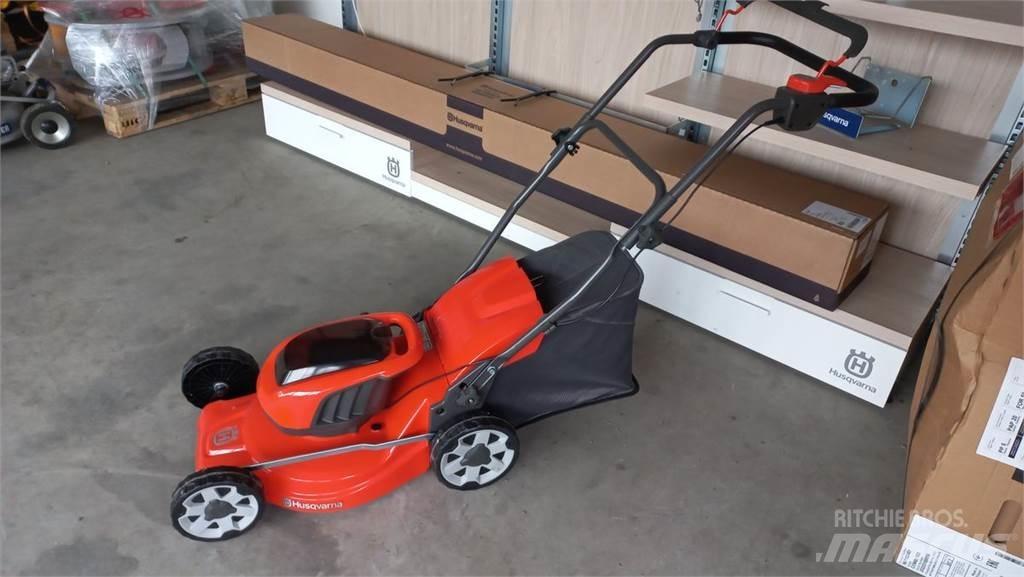 Husqvarna LC 137i Самохідні газонокосарки