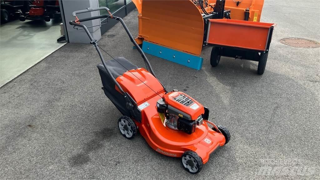 Husqvarna LC 253S Самохідні газонокосарки