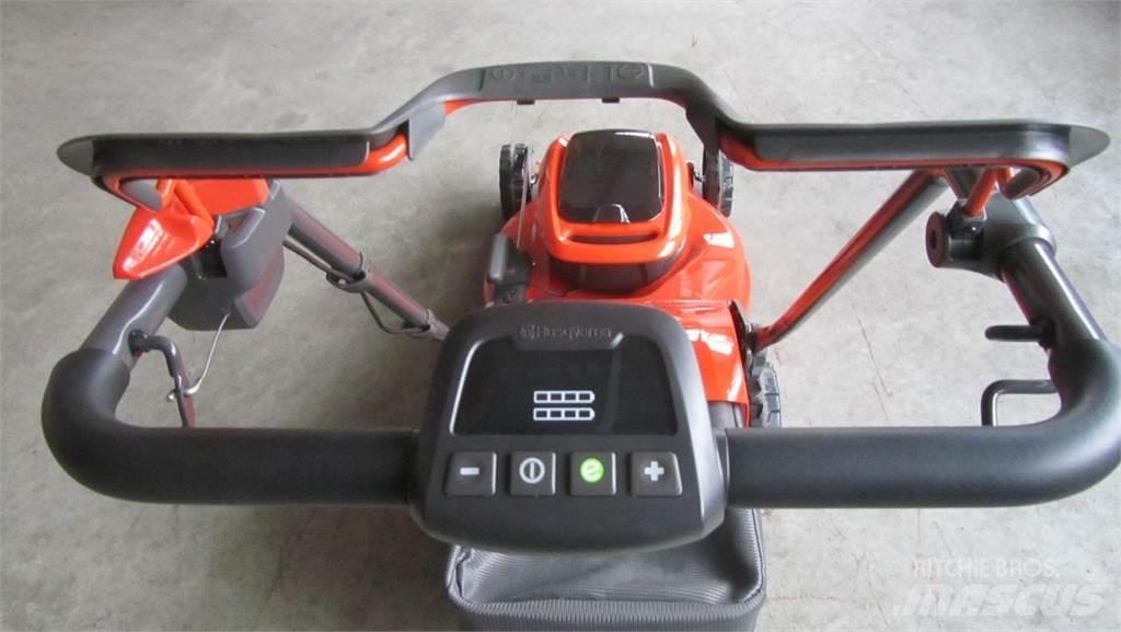 Husqvarna LC 347iVX Самохідні газонокосарки