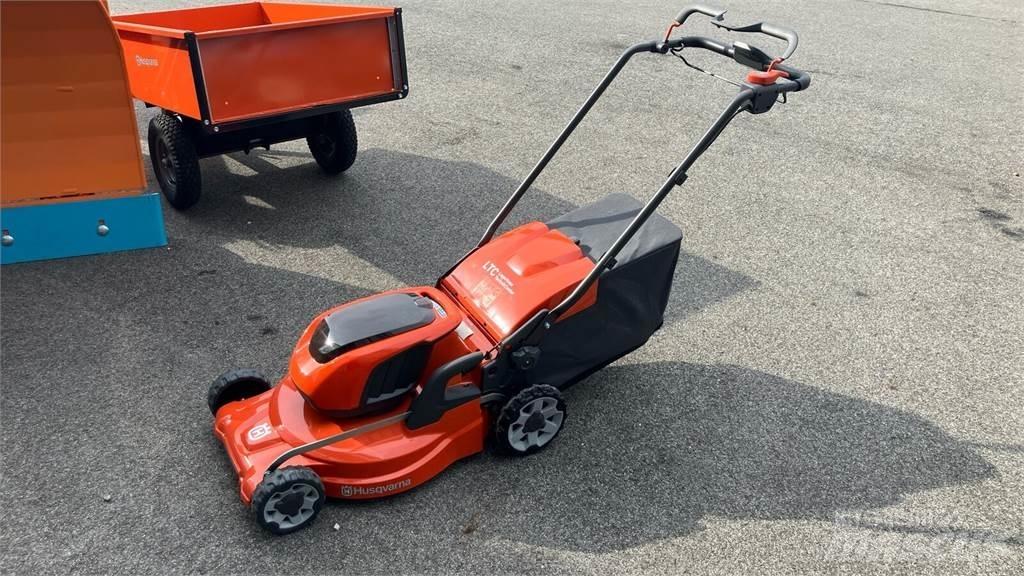 Husqvarna LC 347iVX Самохідні газонокосарки