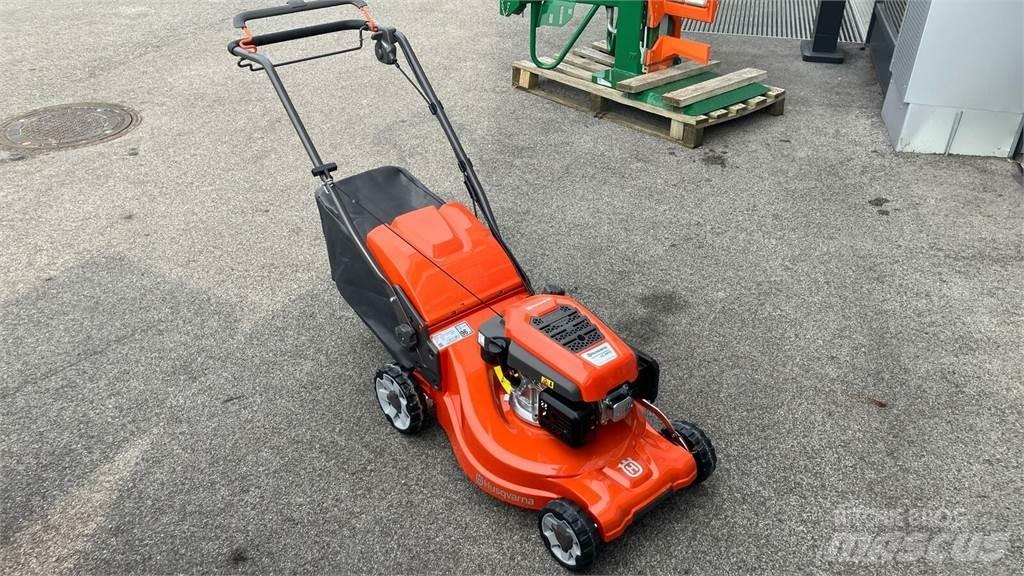 Husqvarna LC 347V Самохідні газонокосарки