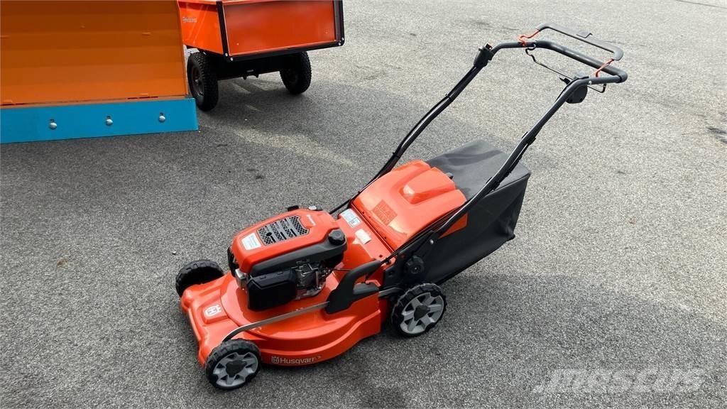 Husqvarna LC 353VE Самохідні газонокосарки