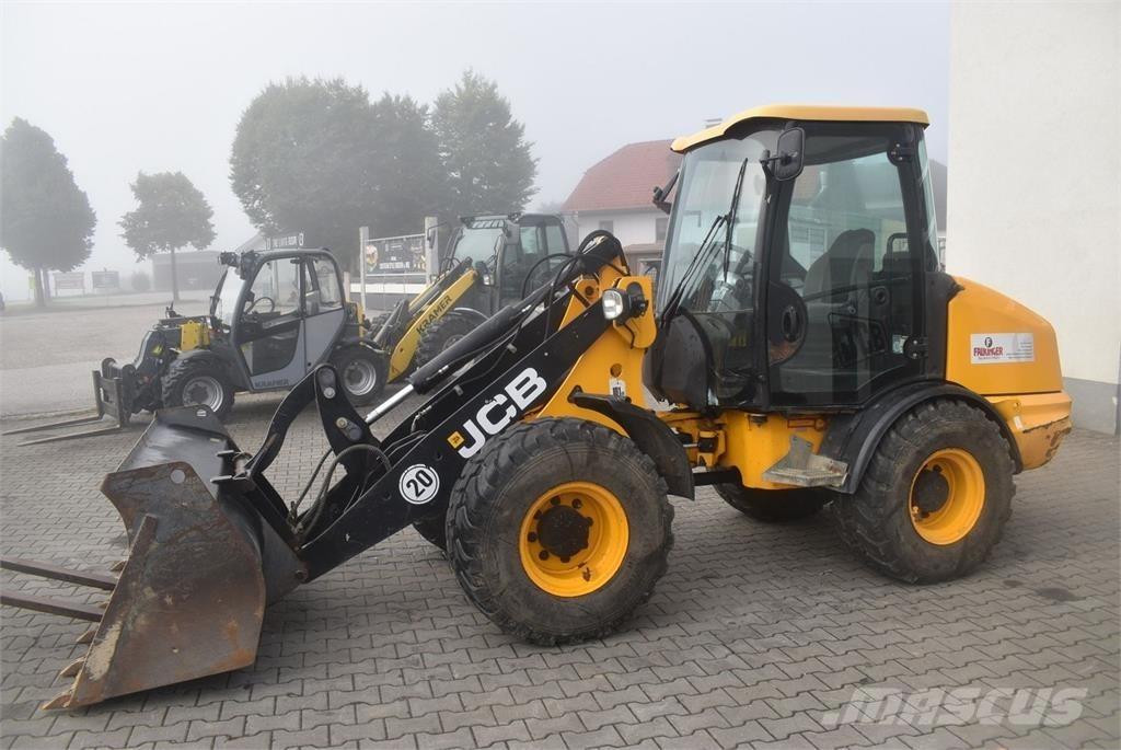 JCB 406 Фронтальні навантажувачі