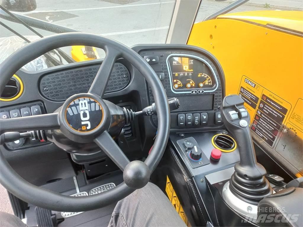 JCB AgriPlus 525-60 Телескопічні навантажувачі