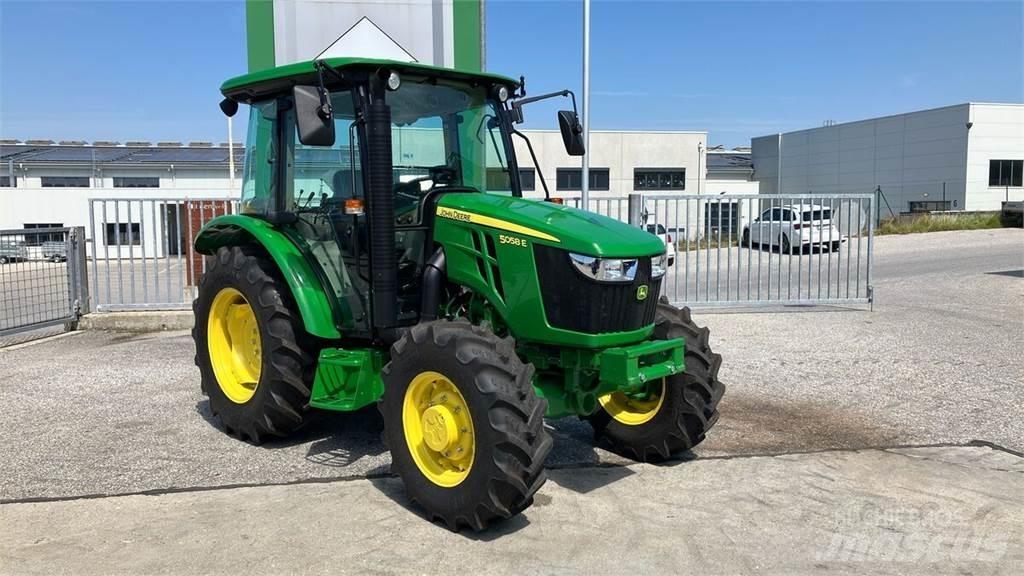 John Deere 5058E Трактори