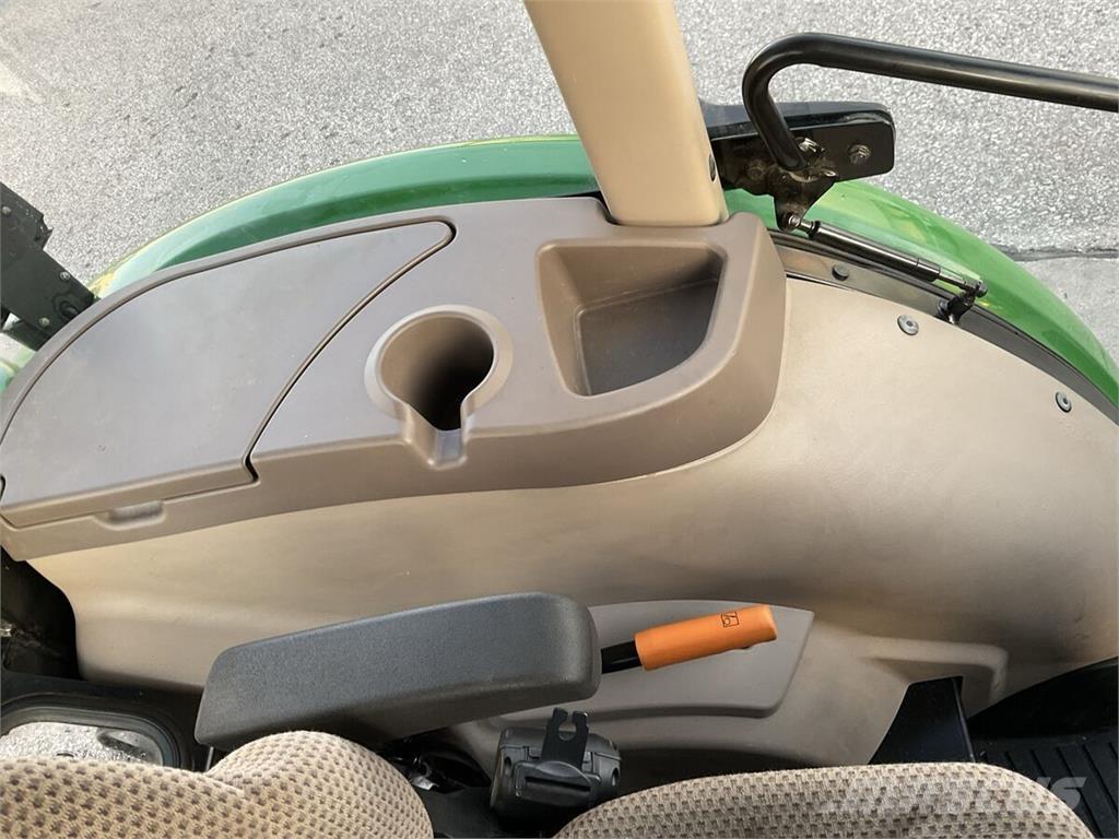 John Deere 5075E Трактори