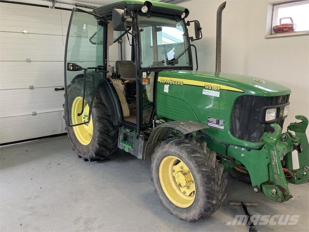 John Deere 5515F Трактори