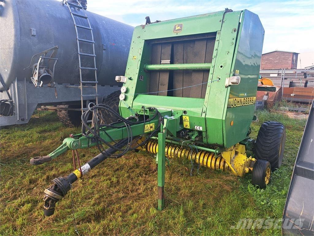 John Deere 570 Рулонні прес-підбирачі
