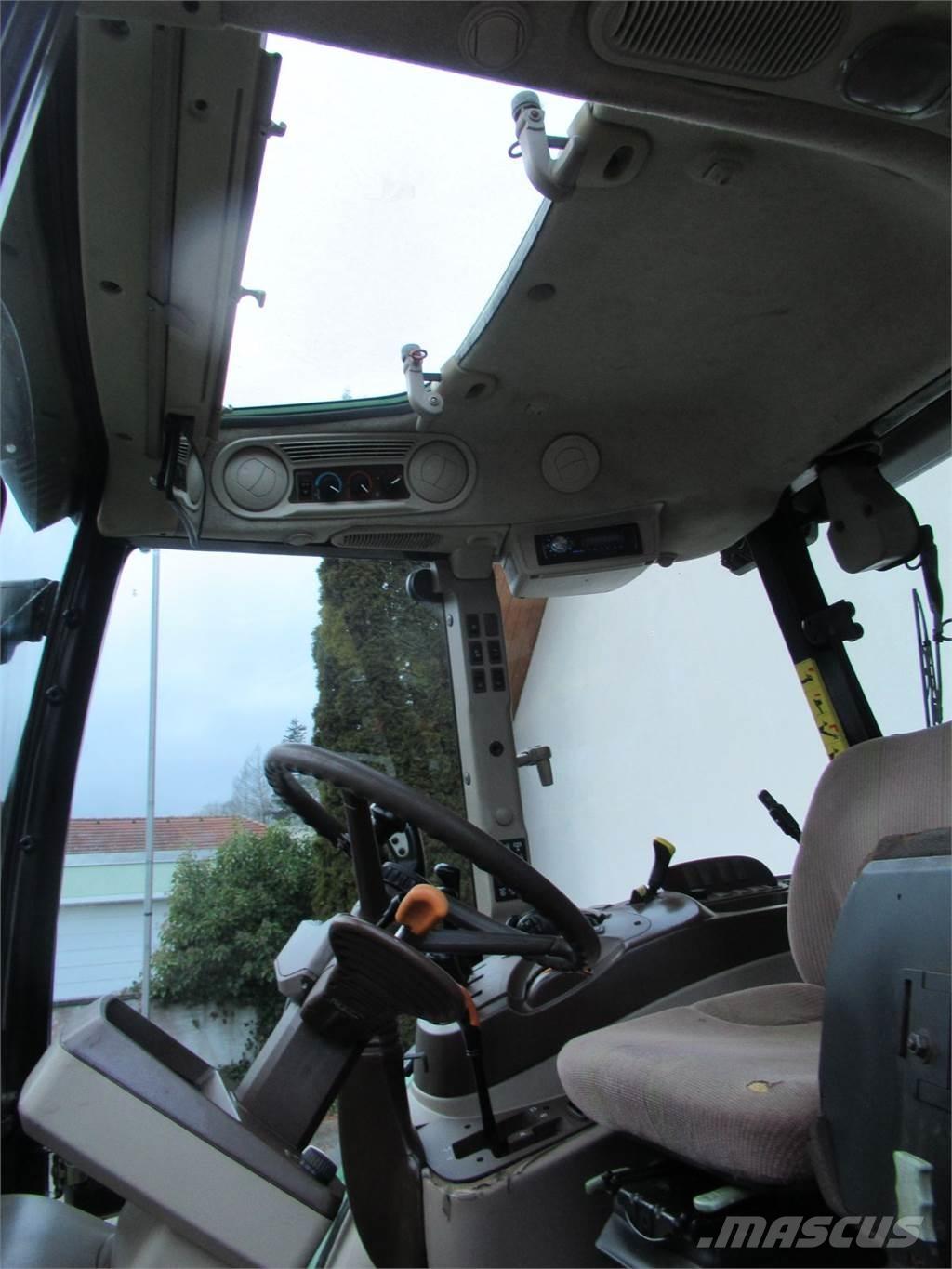 John Deere 5820 Трактори