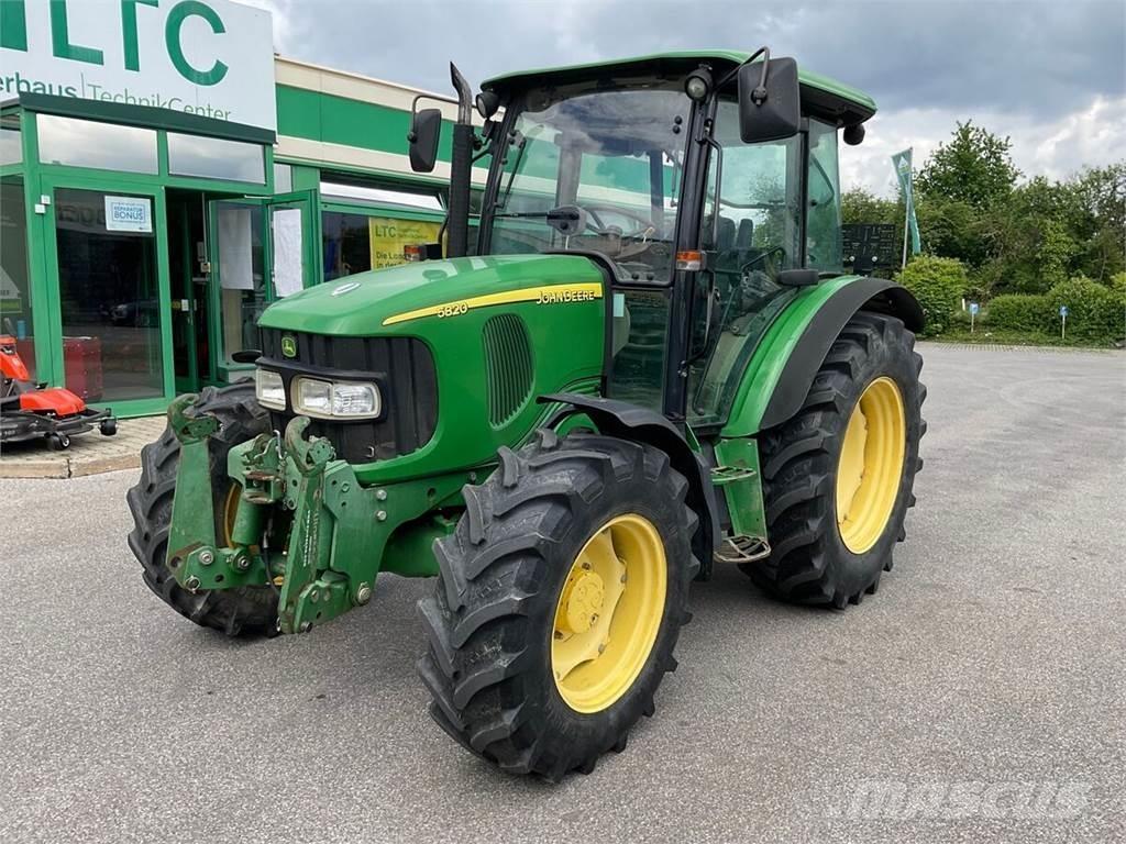 John Deere 5820 Трактори