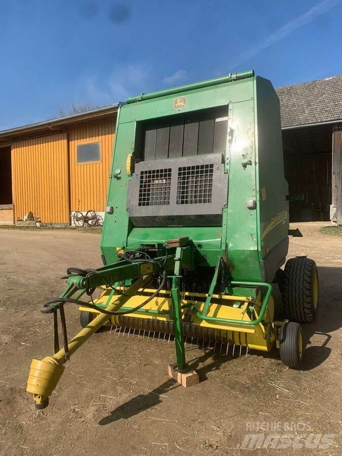 John Deere 592C Рулонні прес-підбирачі