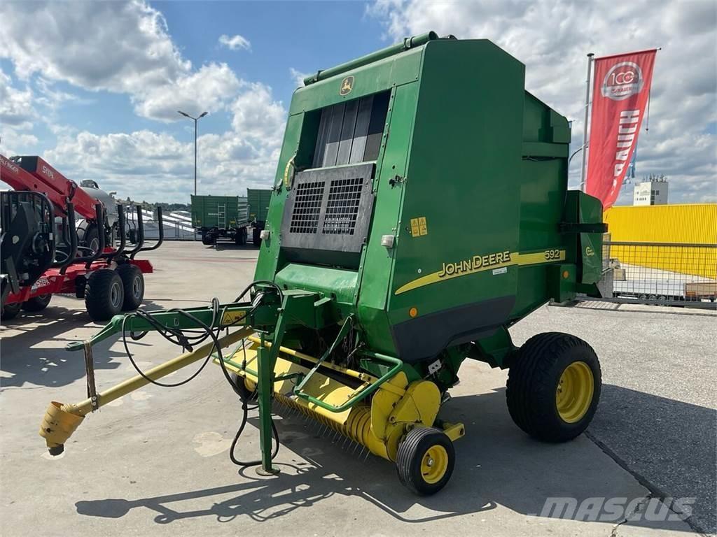 John Deere 592C Рулонні прес-підбирачі