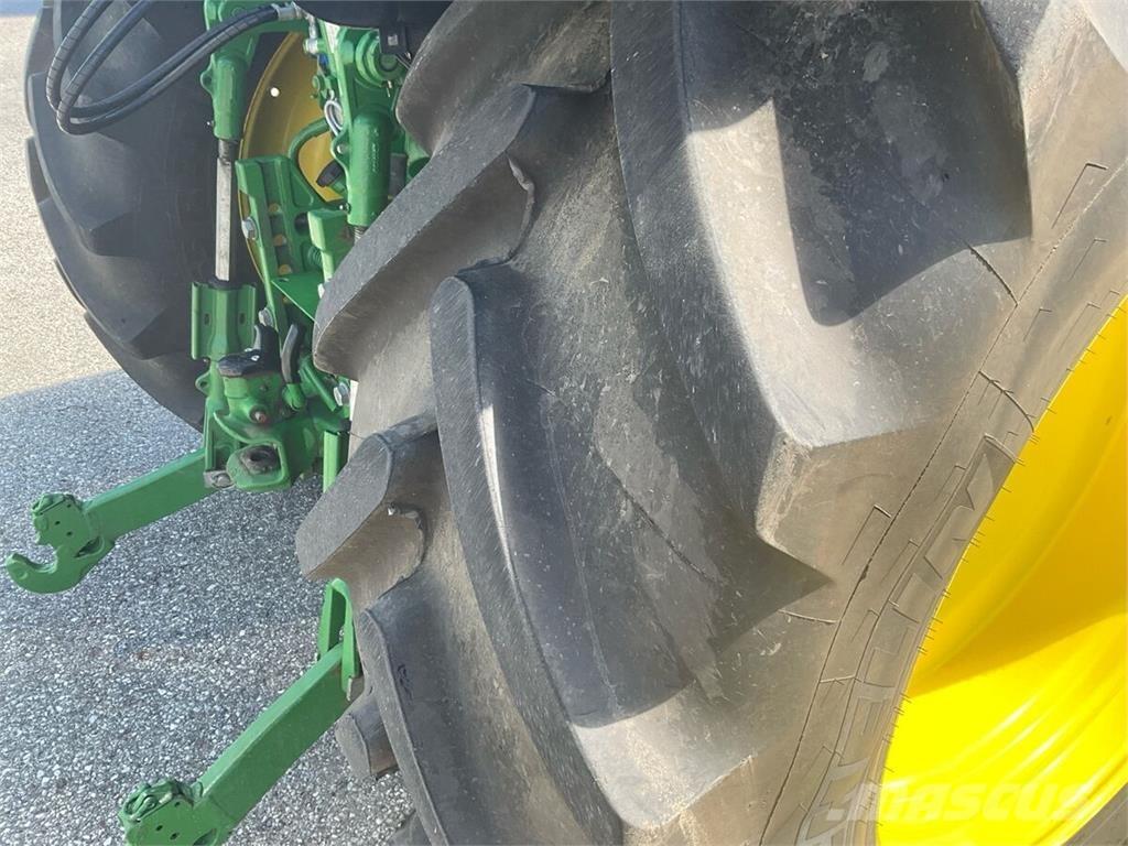 John Deere 6110R Трактори