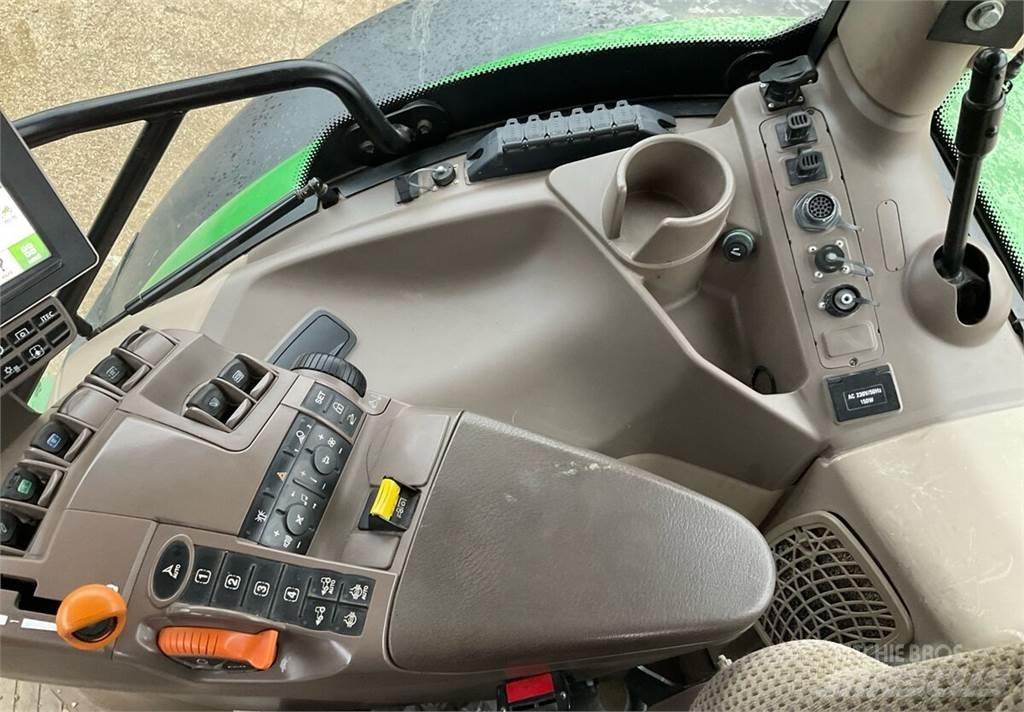 John Deere 6215R Трактори