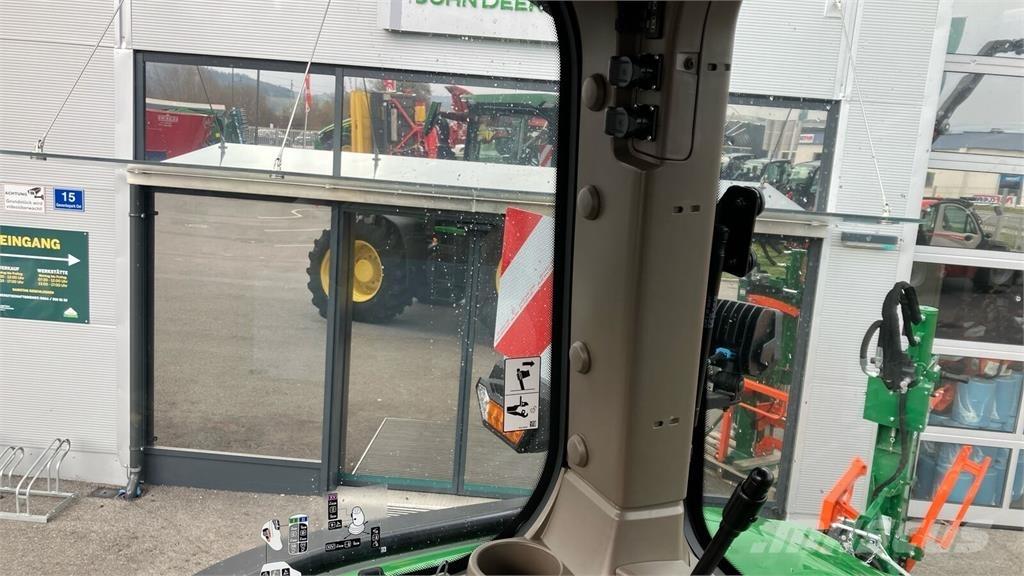 John Deere 7R 330 Трактори