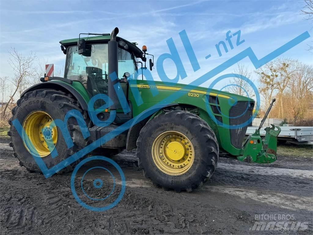 John Deere 8230 Трактори