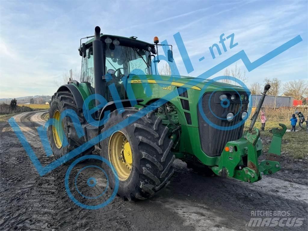 John Deere 8230 Трактори