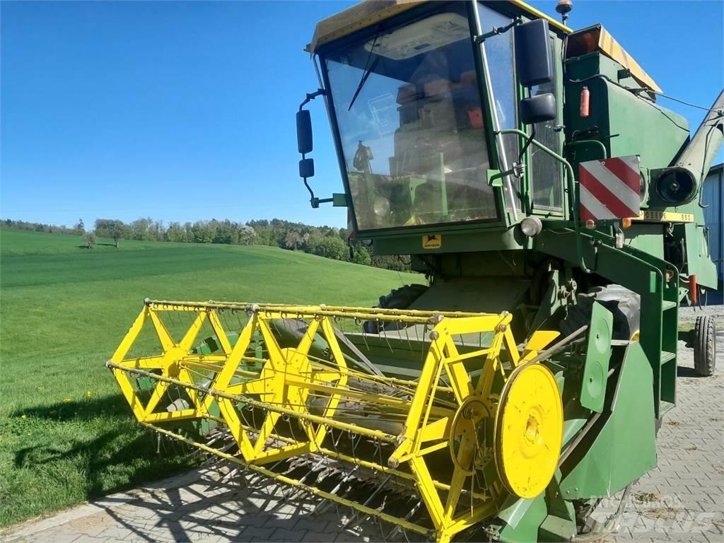 John Deere 950 Зернозбиральні комбайни