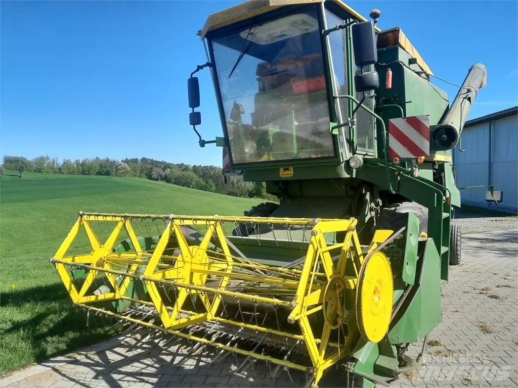 John Deere 950 Зернозбиральні комбайни