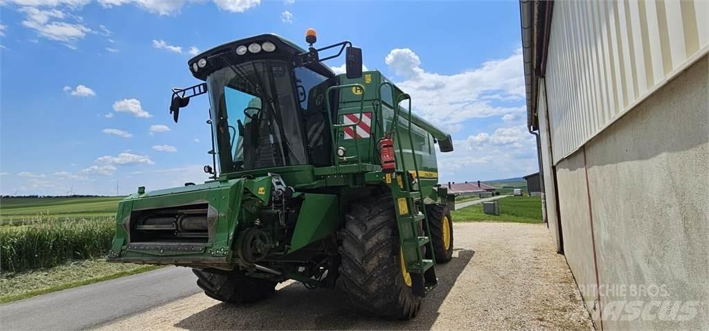 John Deere T550 Зернозбиральні комбайни
