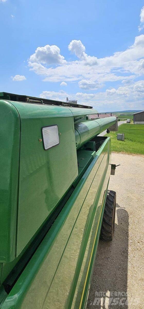 John Deere T550 Зернозбиральні комбайни