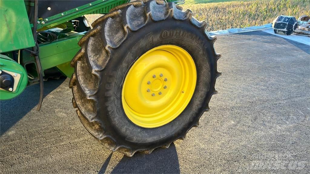 John Deere T550 HM Зернозбиральні комбайни