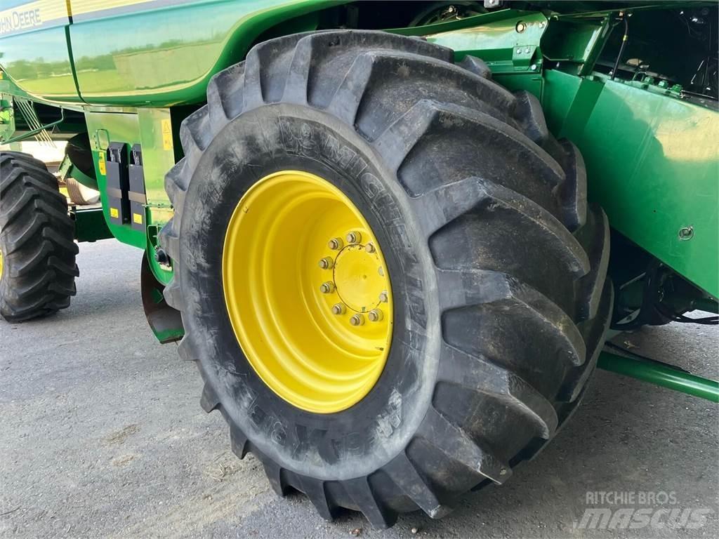 John Deere T560HM Зернозбиральні комбайни