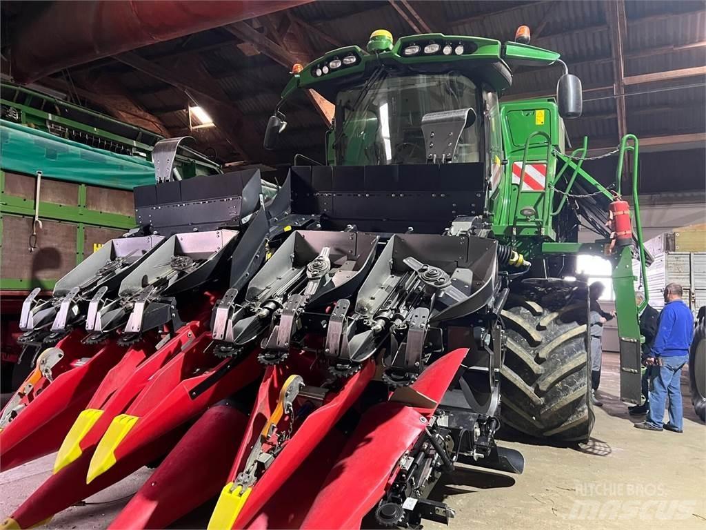 John Deere T670 Зернозбиральні комбайни