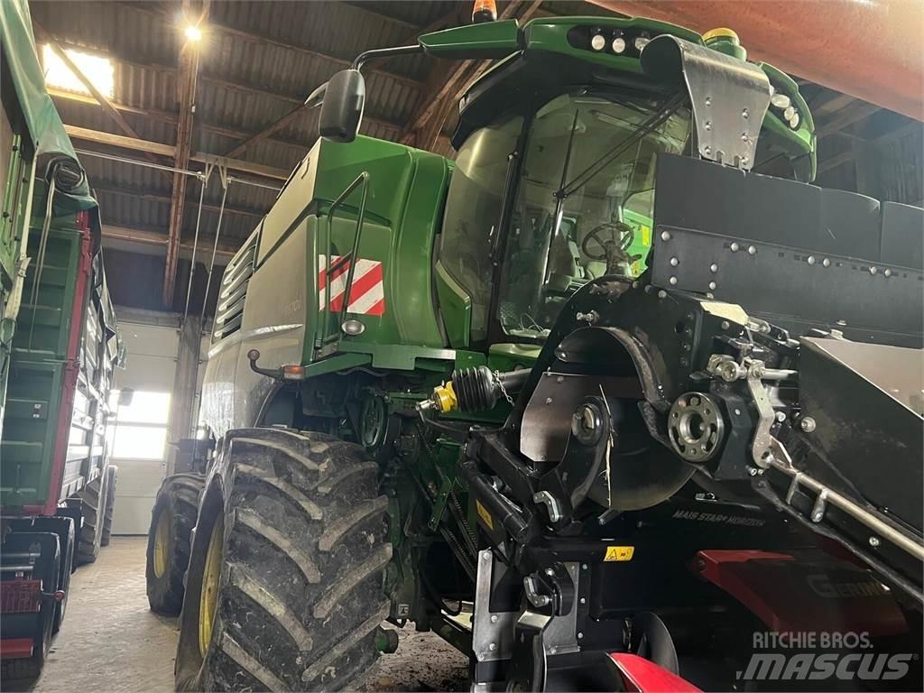 John Deere T670 Зернозбиральні комбайни