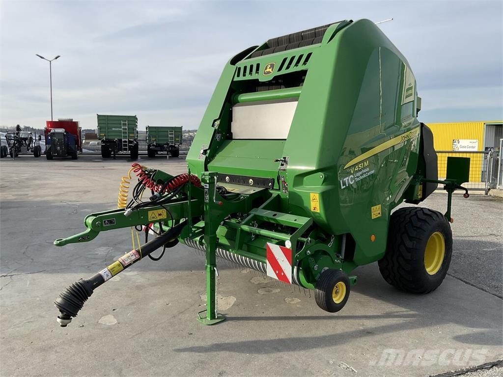 John Deere V451 M Рулонні прес-підбирачі