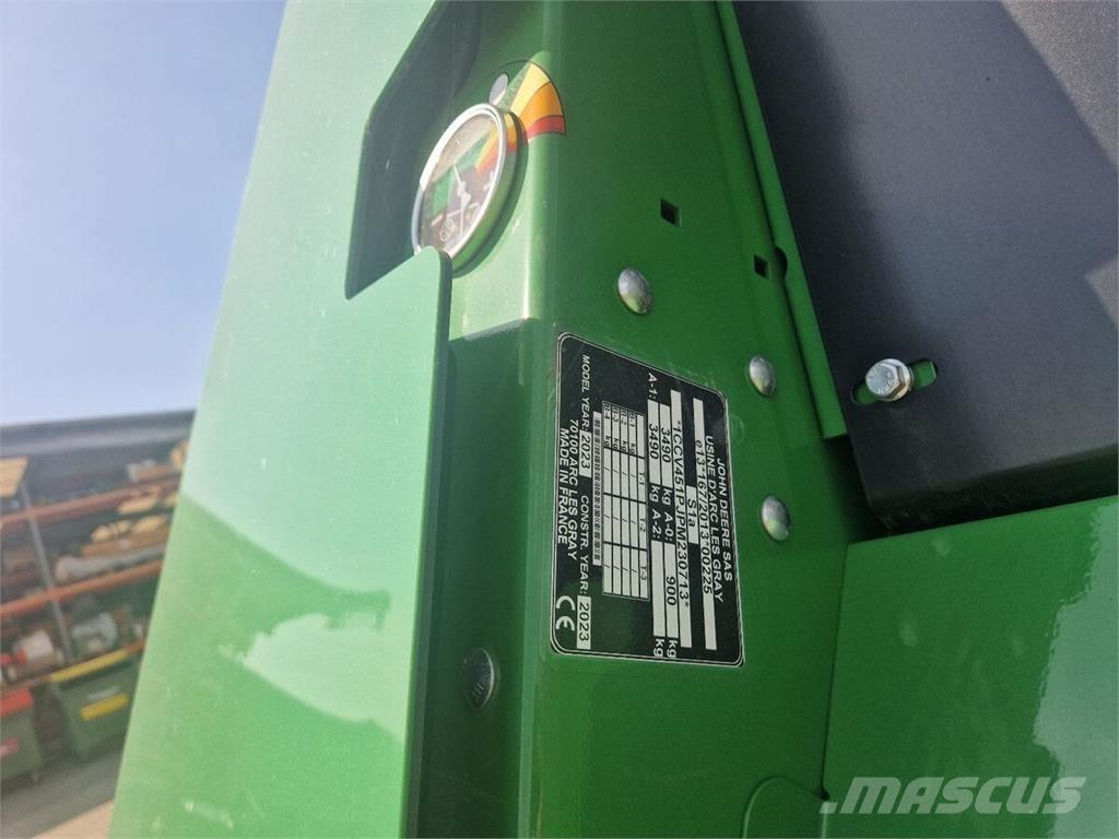 John Deere V451M Рулонні прес-підбирачі
