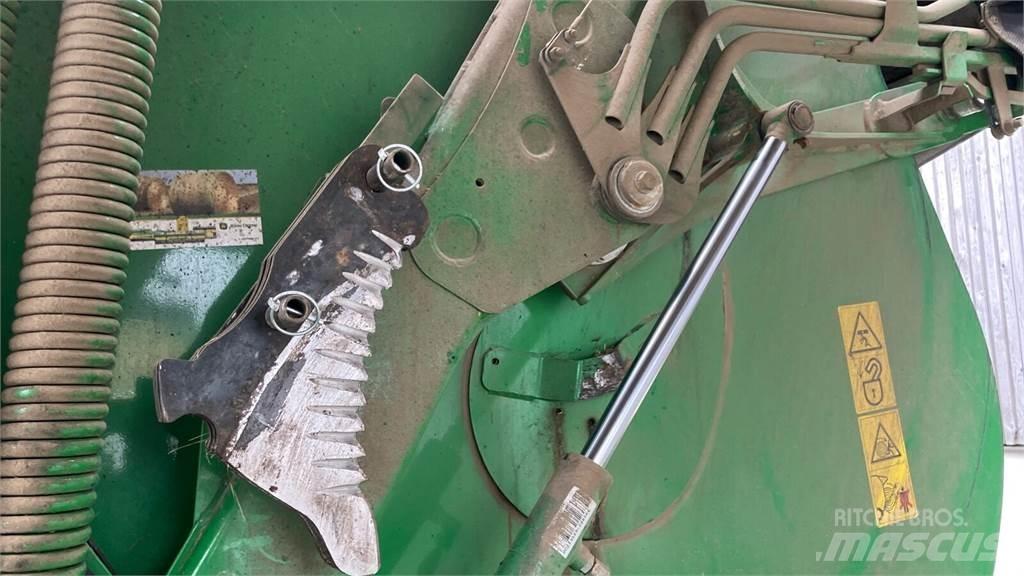 John Deere V461R Рулонні прес-підбирачі