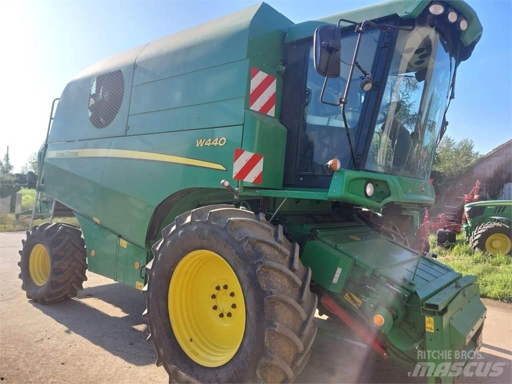 John Deere W440 Зернозбиральні комбайни