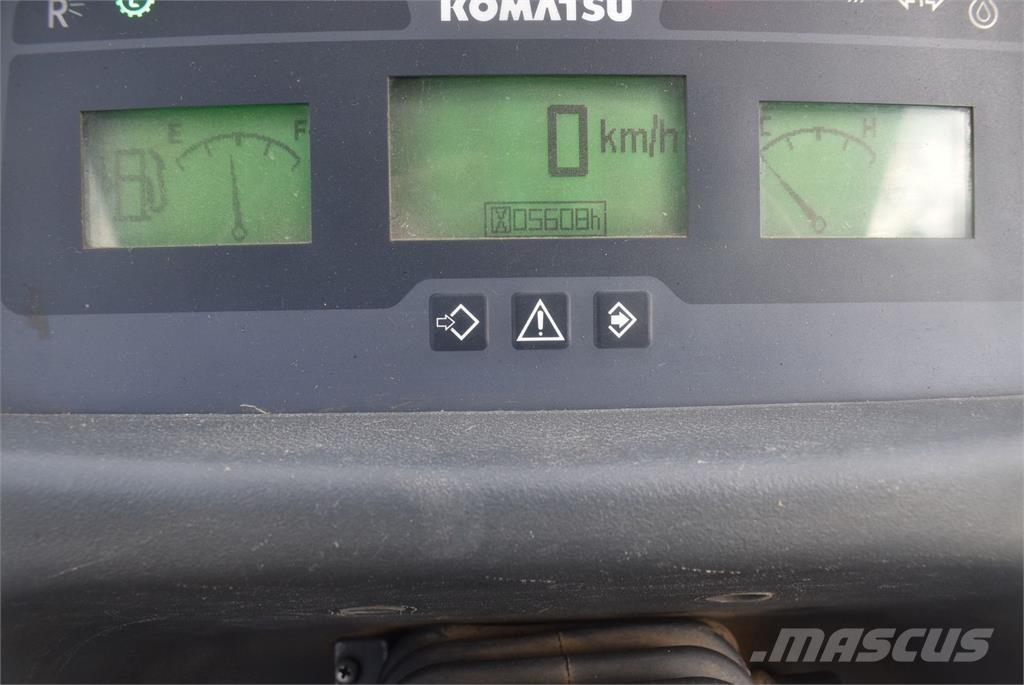 Komatsu WA100M-7 Фронтальні навантажувачі