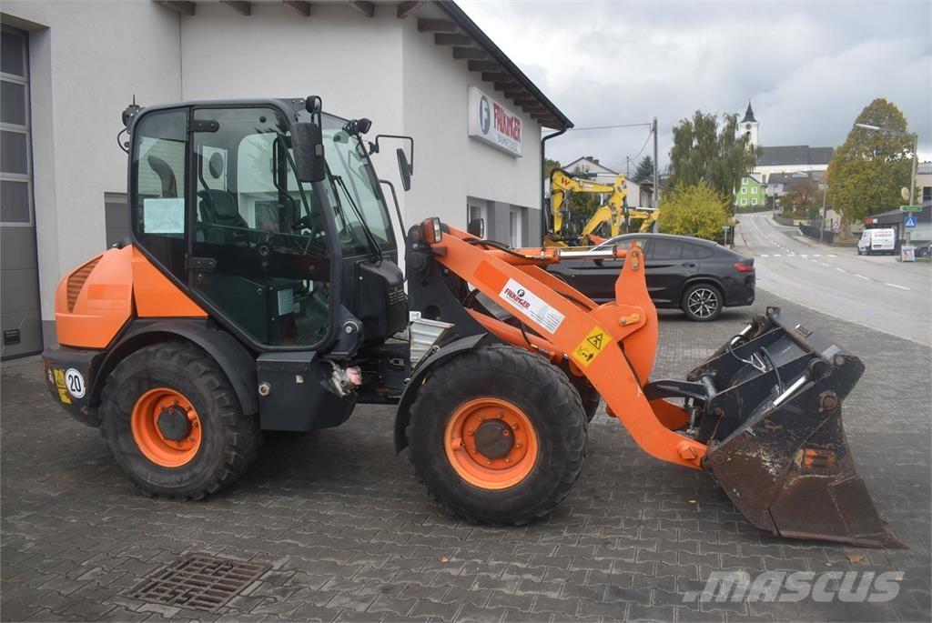 Komatsu WA70-7 Фронтальні навантажувачі