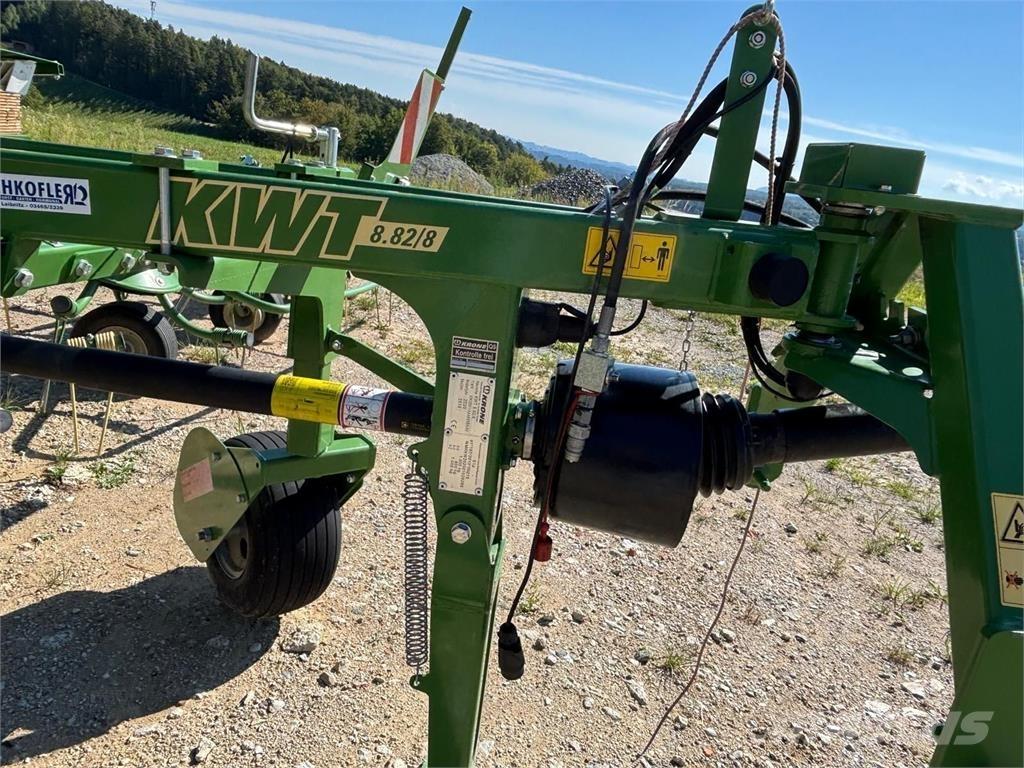 Krone KWT 882/8 Граблі і сінозворушувачі