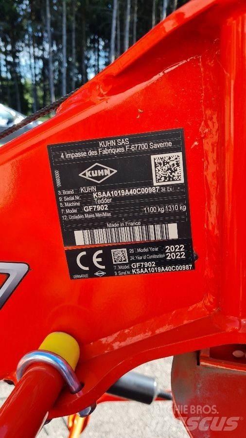 Kuhn GF8703 Граблі і сінозворушувачі