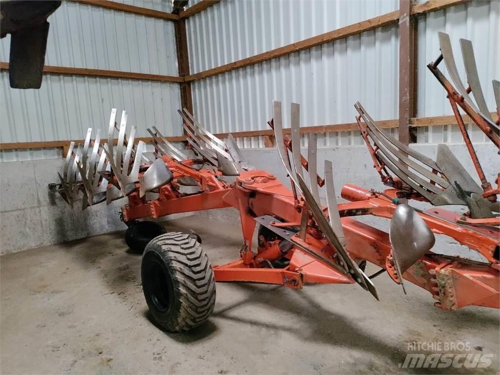 Kuhn Manager 8 NSH Звичайні плуги
