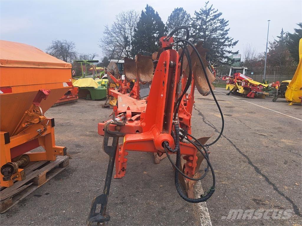 Kuhn Varimaster 123 Звичайні плуги