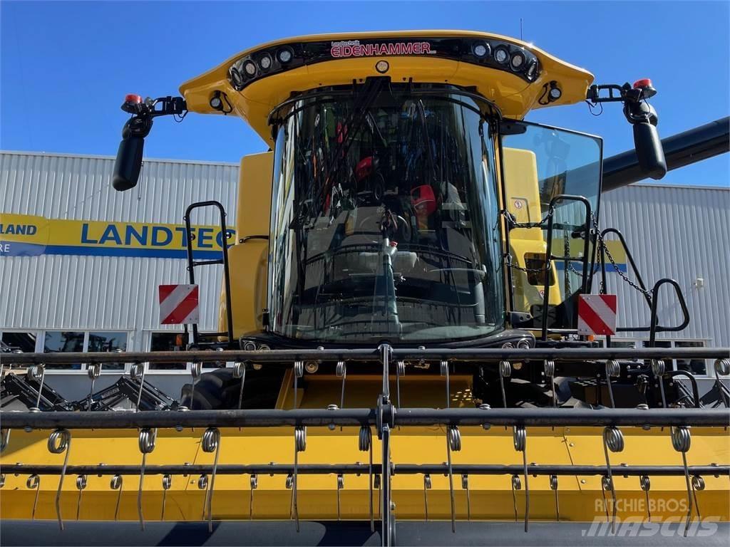 New Holland CX 7.90 Зернозбиральні комбайни