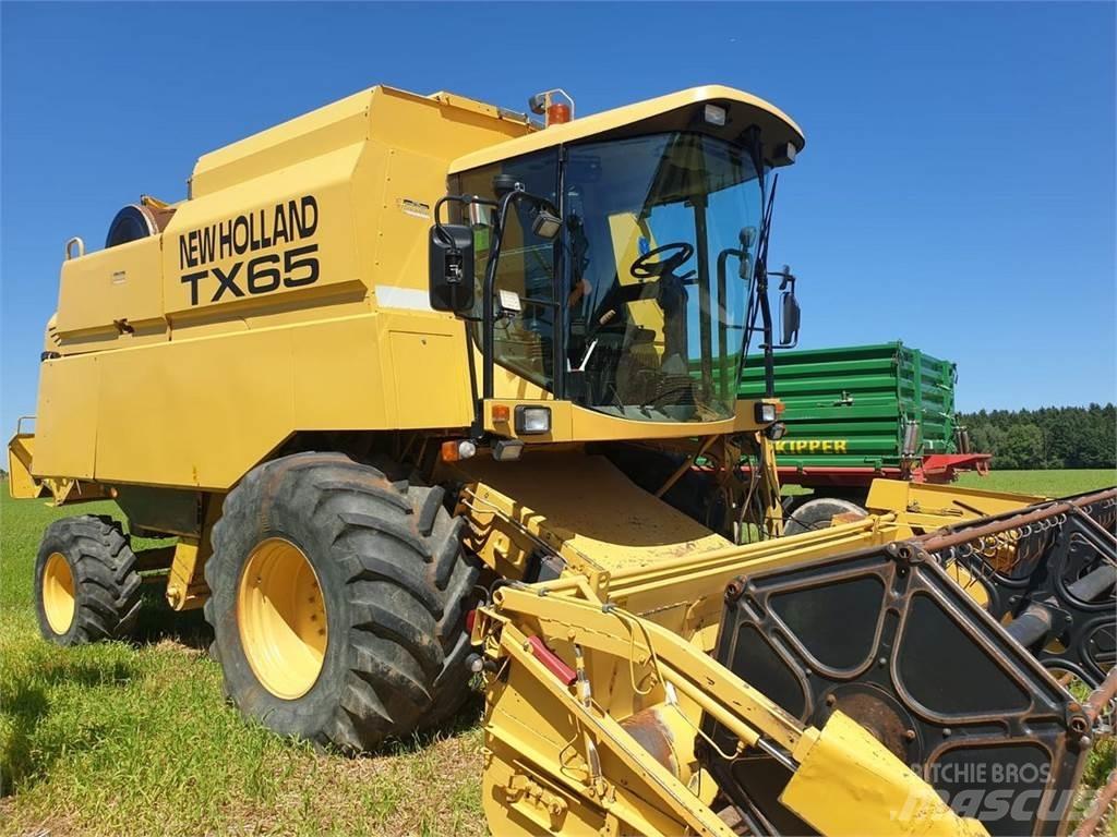 New Holland TX 65 Зернозбиральні комбайни