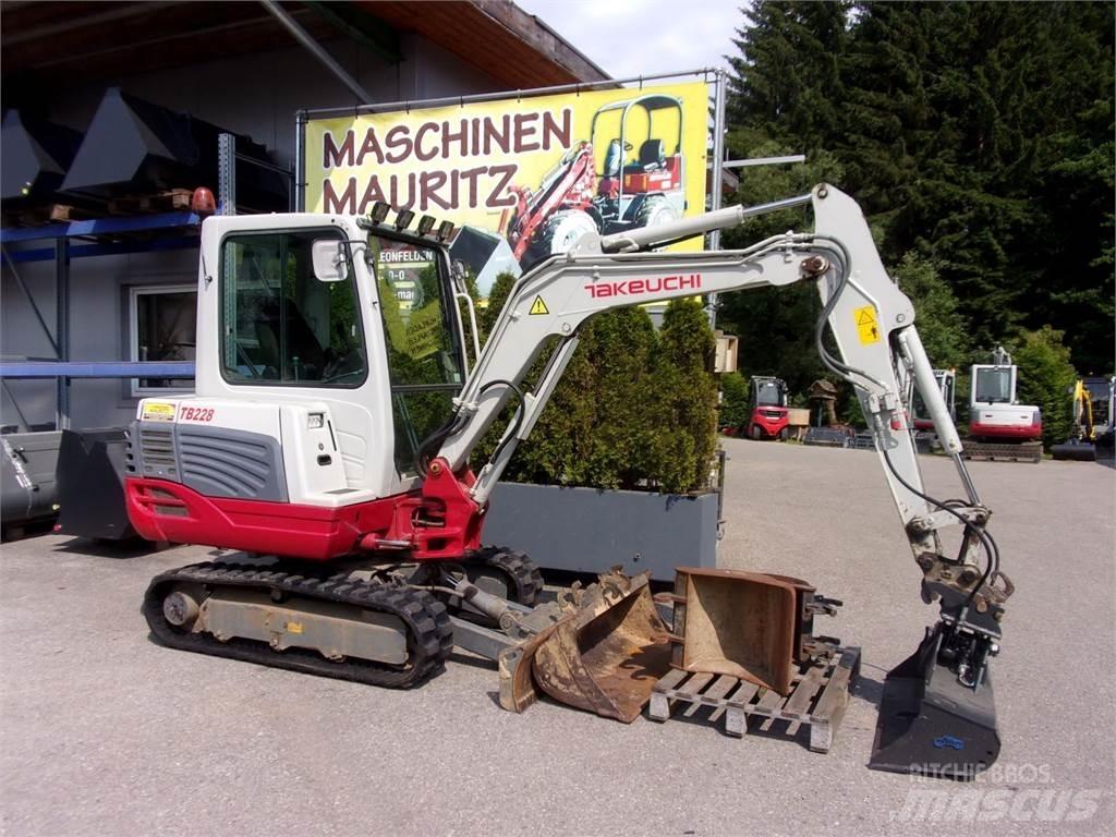 Takeuchi TB228 Міні-екскаватори < 7т