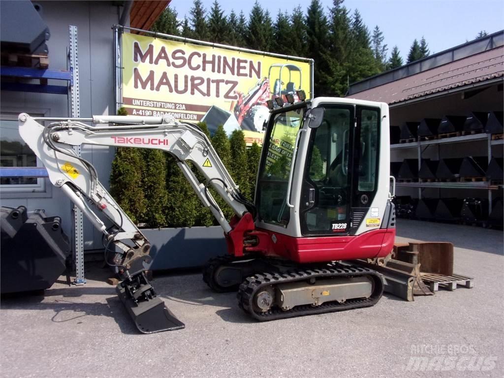 Takeuchi TB228 Міні-екскаватори < 7т