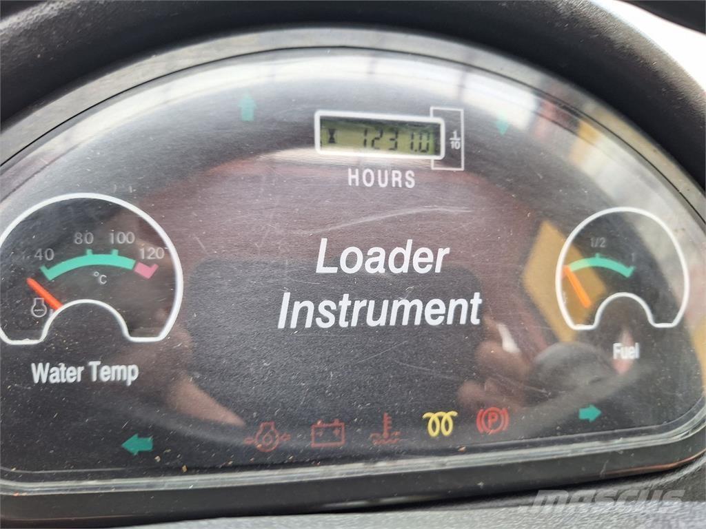 Toyo Hoflader 840 Фронтальні навантажувачі та екскаватори