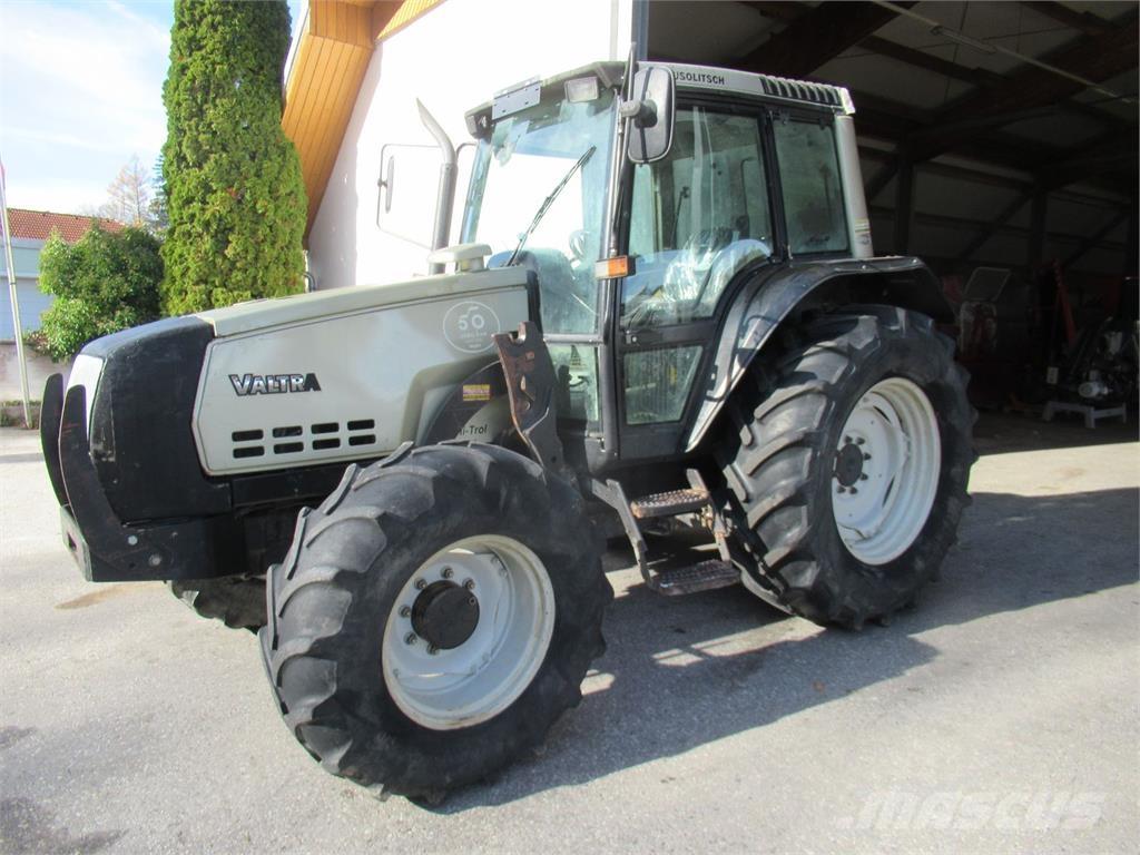 Valtra 6200 Трактори