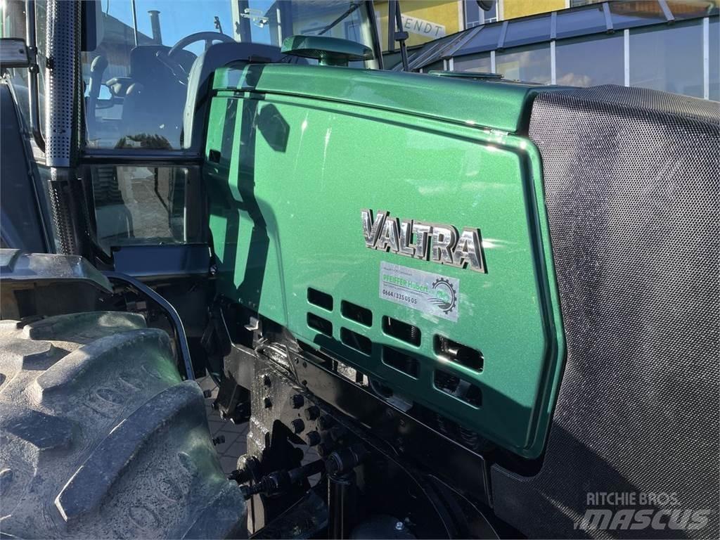 Valtra 6850 HiTech Трактори