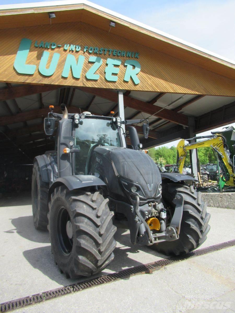Valtra T 214 Direct Трактори